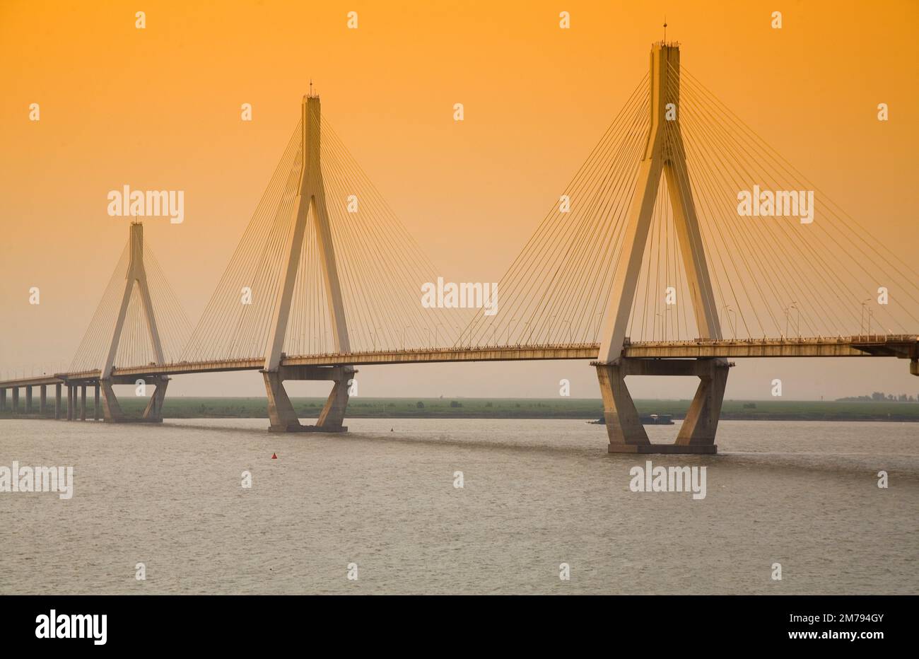 Hunan, Yueyang, Dongting-Brücke, Dongting-See, Stockfoto