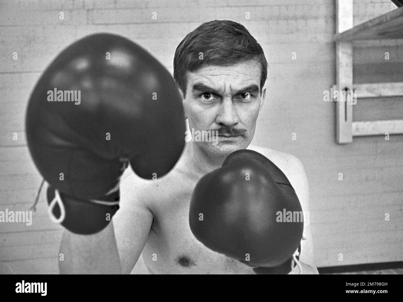 Geburtsdatum: 21.7.1976 Olliver Hawk - finnischer Bühnenkünstler, Hypnotiseur - 1967 Stockfoto