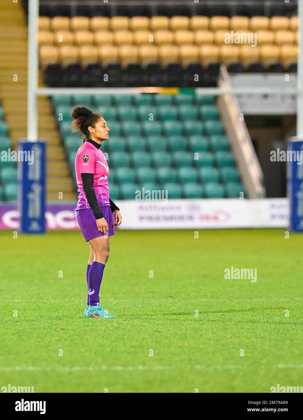 NORTHAMPTON, ENGLAND : Bulou Mataitoga von Loughborough Lightning blickt auf das Spiel der Frauenallianz Premiership 15 zwischen Loughborough Lightning und Wespen in Franklin's Gardens am Sonntag, den 8 2023. Januar in Northampton, England. Kredit: PATRICK ANTHONISZ/Alamy Live News Stockfoto