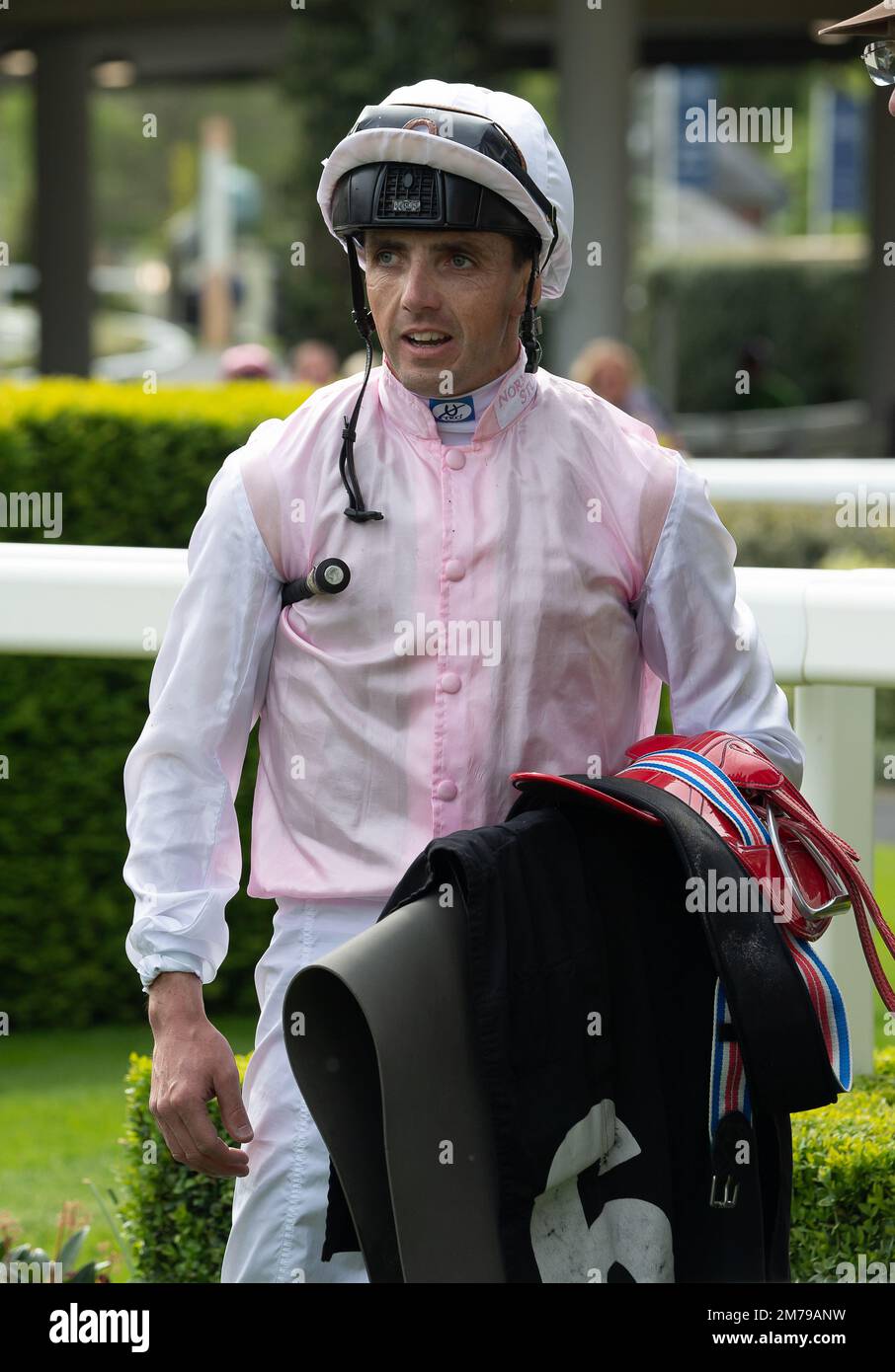 Ascot, Berkshire, Großbritannien. 6. Mai 2022. Pferd Judith geritten von Jockey Martin Harley gewinnt die Wette mit Ascot Spende Box Maiden Fillies Stakes auf der Ascot Rennbahn. Eigentümer, Breeder und Sponsor Normandie Stud Ltd Trainer John und Thady Gosden, Newmarket. Kredit: Maureen McLean/Alamy Stockfoto