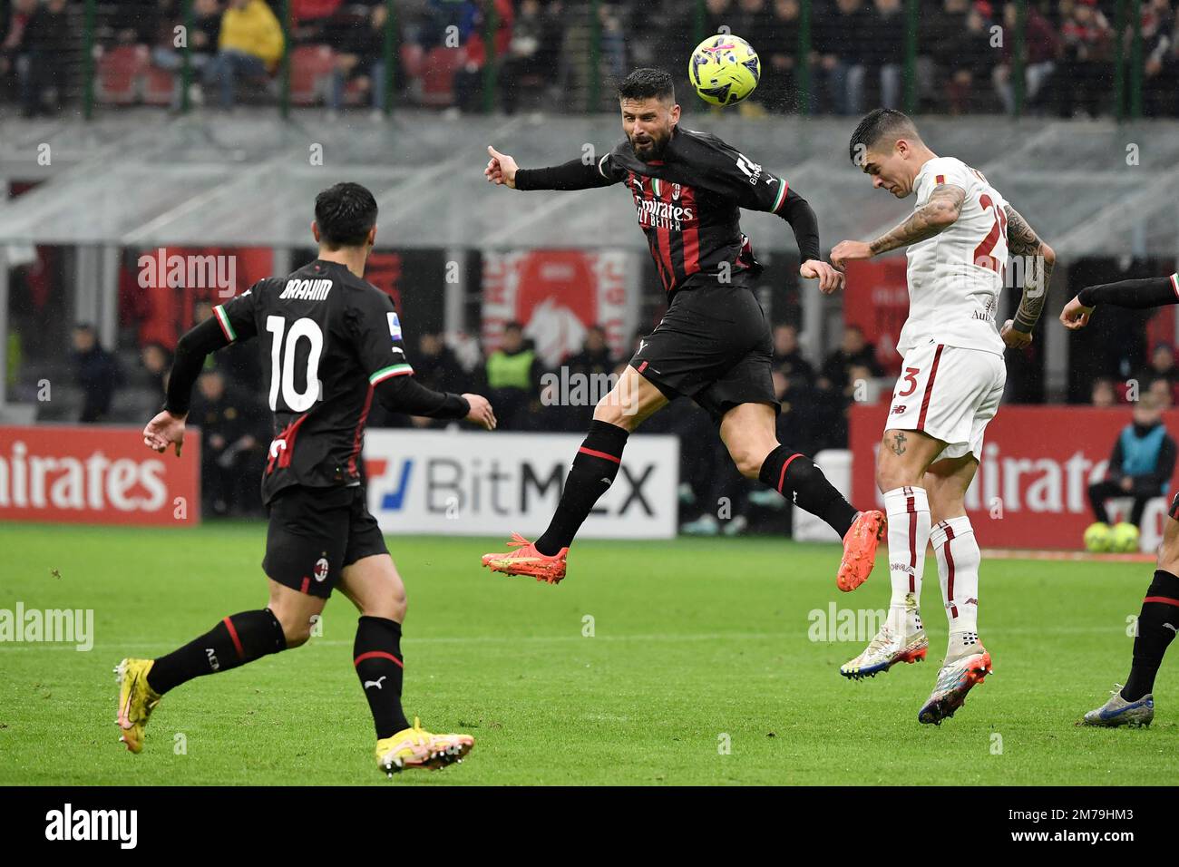 Mailand, Italien. 08. Januar 2023. Olivier Giroud von AC Milan während des Fußballspiels der Serie A zwischen AC Milan und AS Roma im Stadion San Siro in Mailand (Italien), Januar 8. 2023. Foto Andrea Staccioli/Insidefoto Credit: Insidefoto di andrea staccioli/Alamy Live News Stockfoto