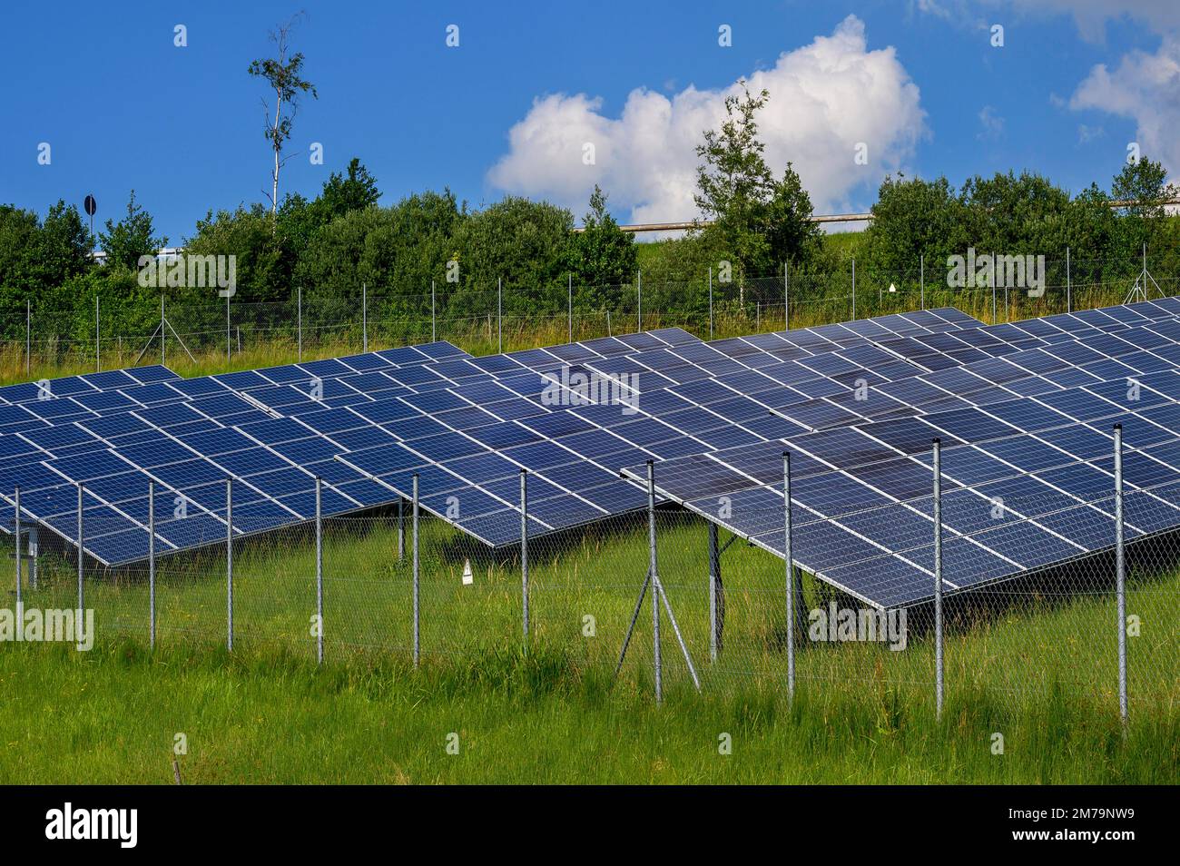 75.052 Photovoltaik Anlage Bilder und Fotos - Getty Images