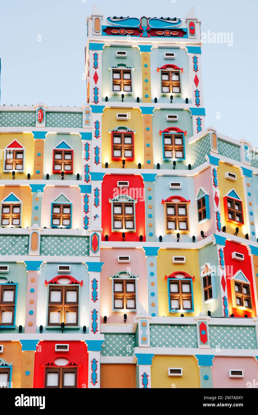 jemenis authentisches traditionelles Haus oder farbenfrohes Gebäudedesign Stockfoto