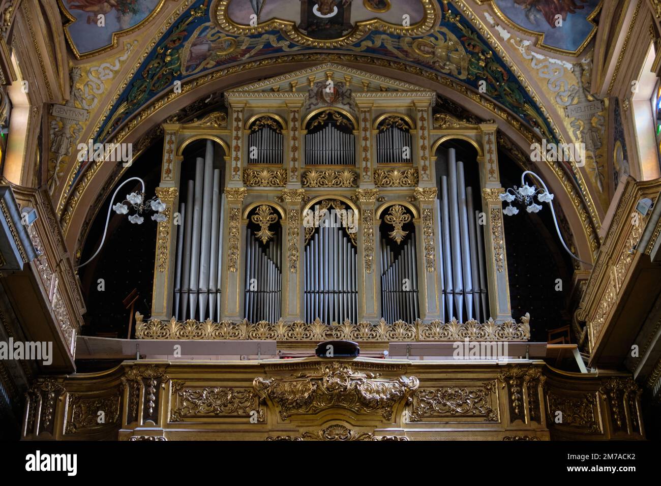 Das Orgelloft der Collegiate Parish Church of St Paul's Shipwreck - Valletta, Malta Stockfoto