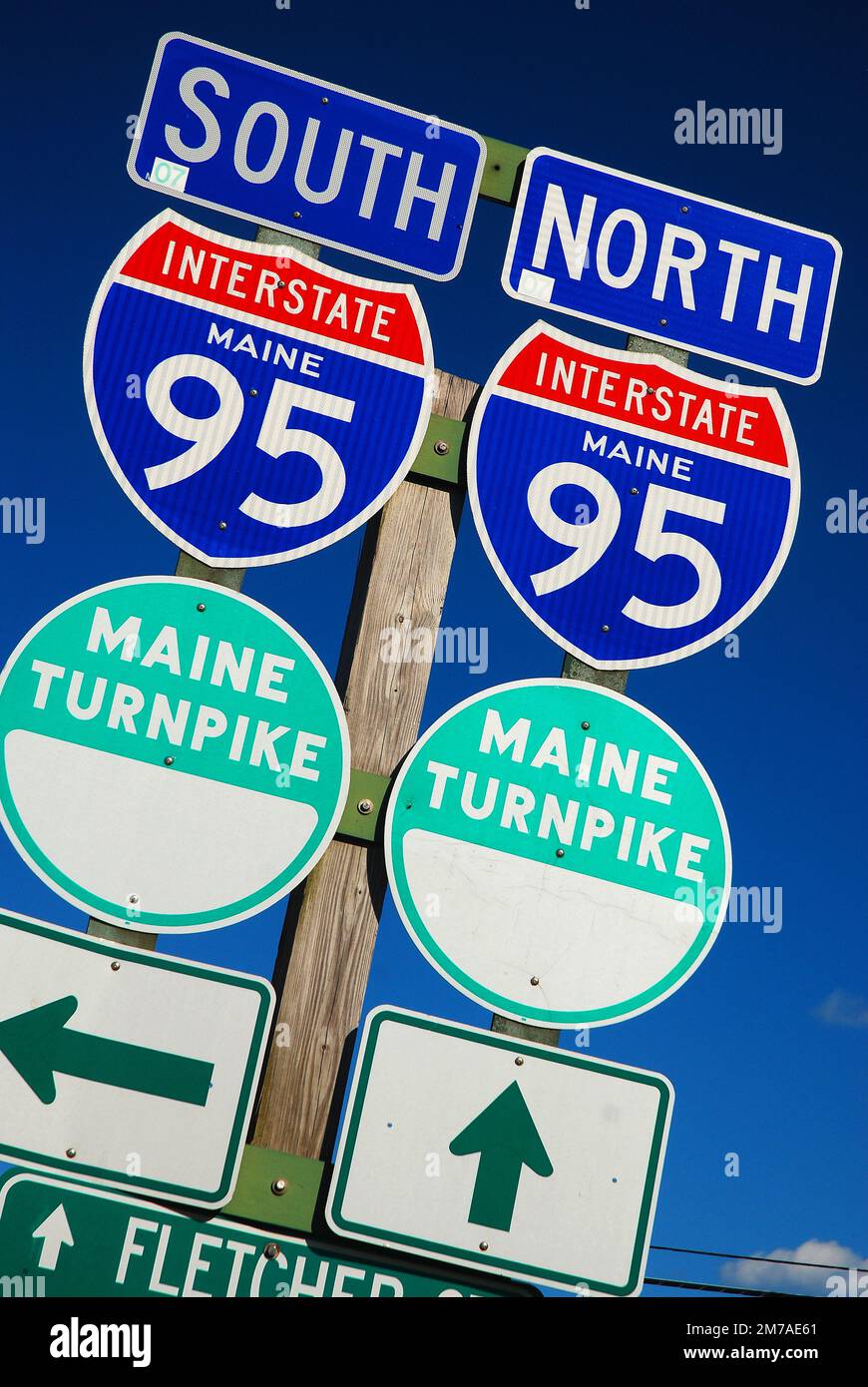 Wegweiser geben den Fahrern auf der Interstate 95 und der Maine Turnpike Wegweiser Stockfoto