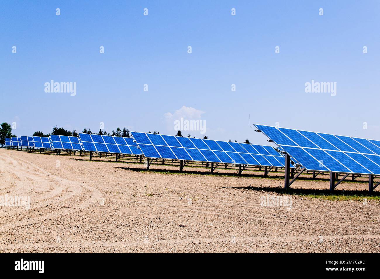 Solarpaneele und -Feld, Österreich Stockfoto
