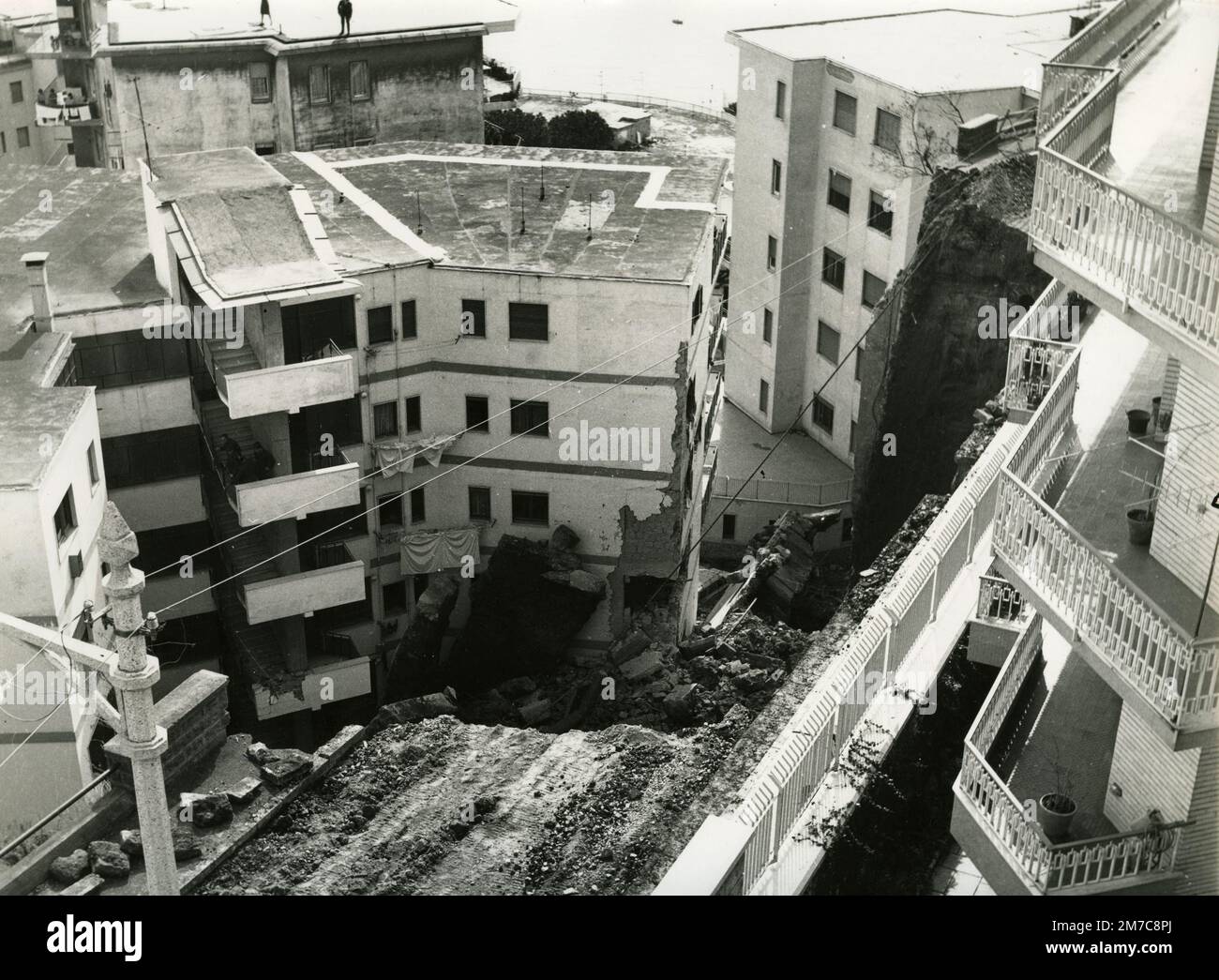 Via Catullo nach dem Einsturz der Straße, Neapel, Italien 1960er Stockfoto
