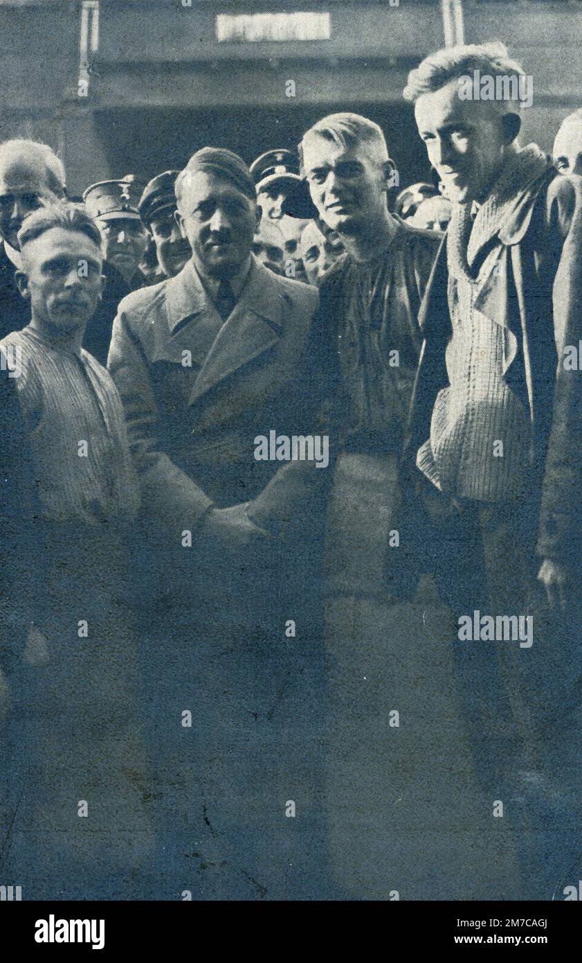 Der deutsche Diktator Adolf Hitler besucht die Arbeiter der Siemens-Fabrik 1930er in Berlin Stockfoto