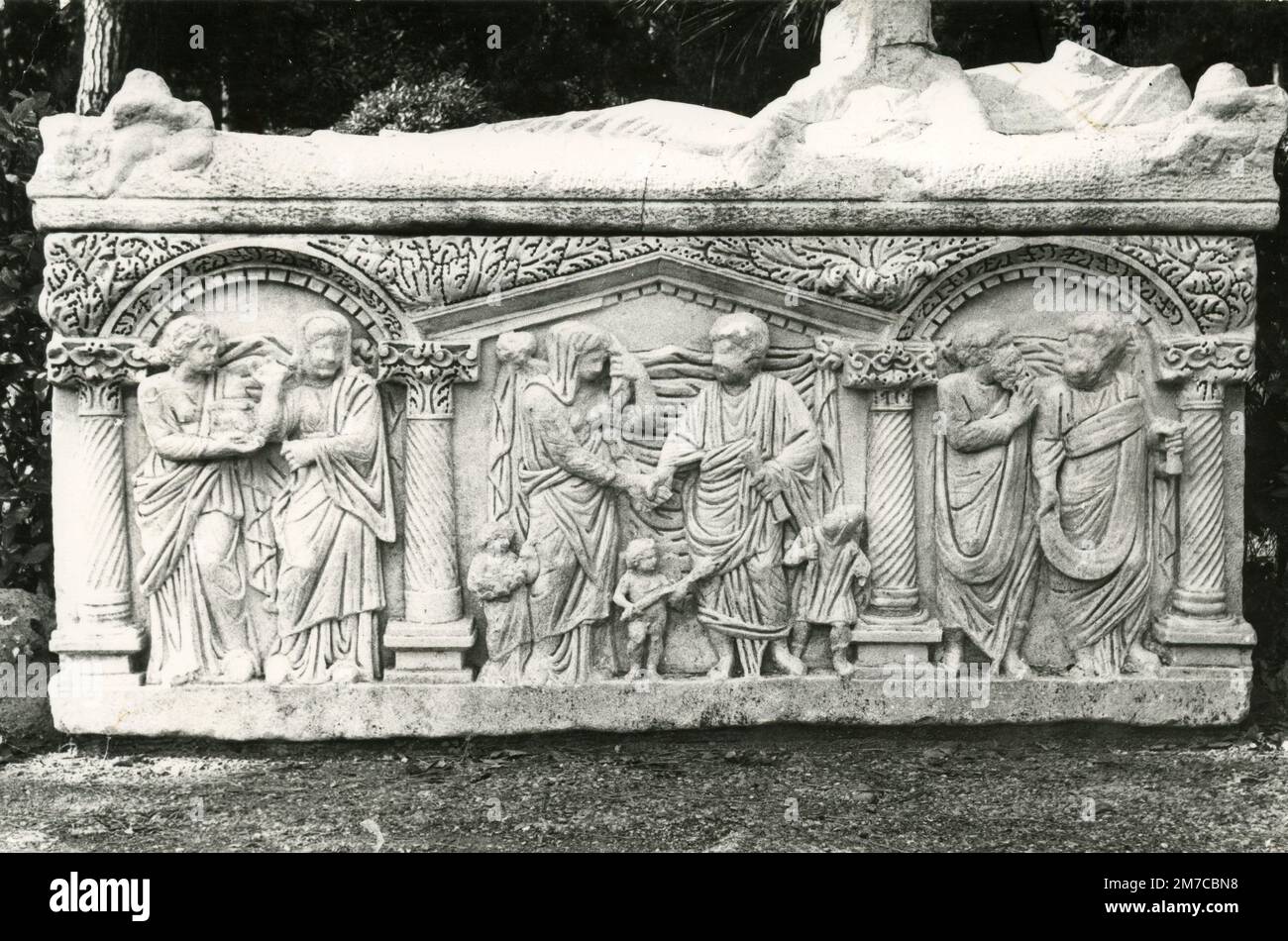 Der Sarkophag im Garten von Ostia Antica, Italien 1977 Stockfoto