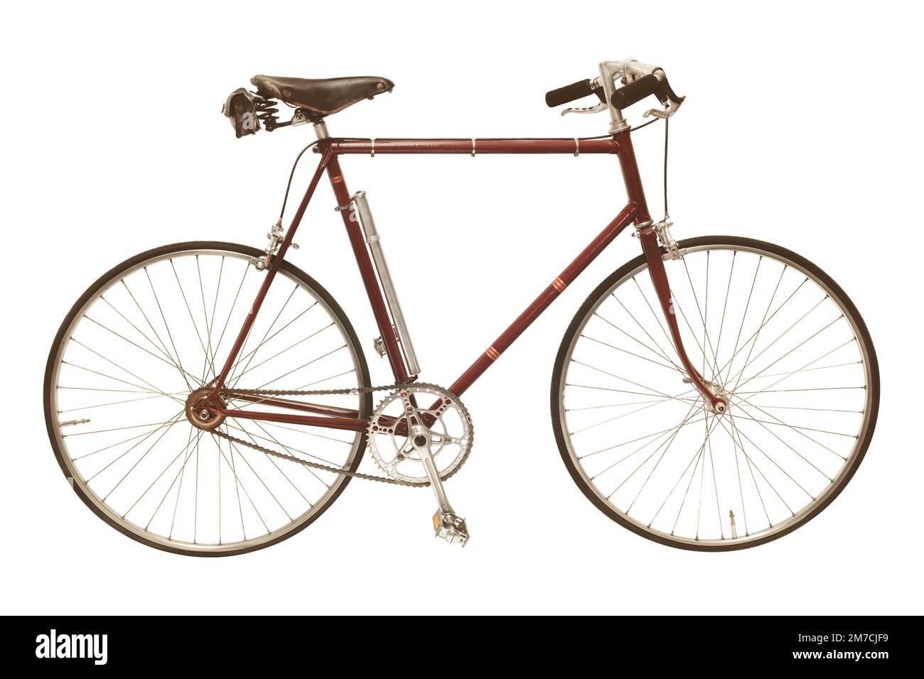Klassisches, kastanienbraunes Touring-Fahrrad aus den 70er Jahren mit einer festen Ausrüstung, isoliert auf weißem Hintergrund Stockfoto