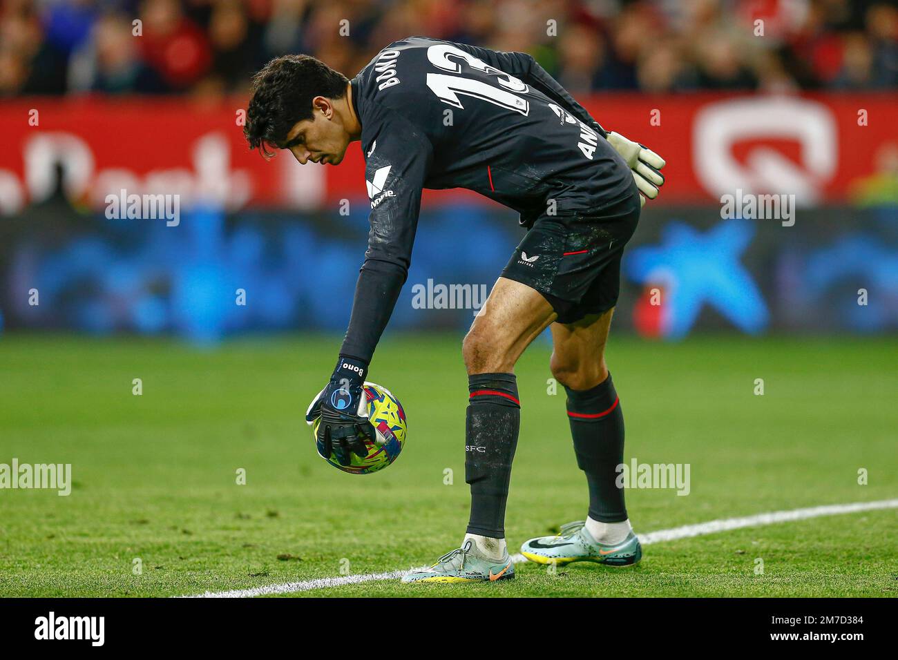 Yassine Bounou Bono vom FC Sevilla während des Spiels La Liga zwischen dem FC Sevilla und dem Getafe CF, gespielt am 8. Januar 2022 im Stadion Sanchez Pizjuan in Sevilla, Spanien. (Foto: Antonio Pozo / PRESSIN) Stockfoto