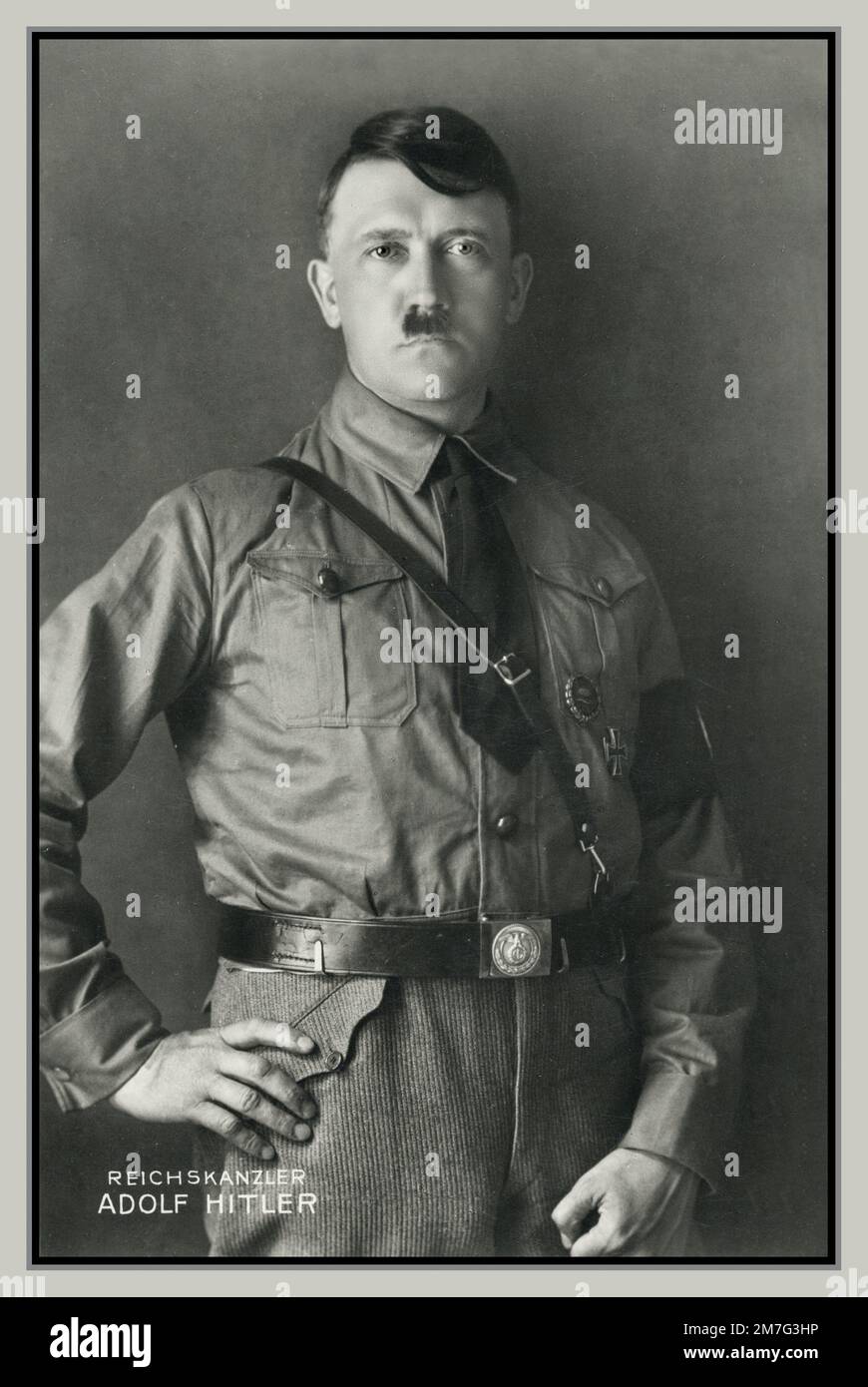 Das Nazi-Propagandabild des Reichskanzler Adolf Hitler Portrait von Hoffmann Studios (Hitlers bevorzugter Fotograf mit Sitz in München) ADOLF HITLER REICHS KANZLER 1930er Propaganda Hoffmann porträtiert Reichskanzler als Reichskanzler Stockfoto