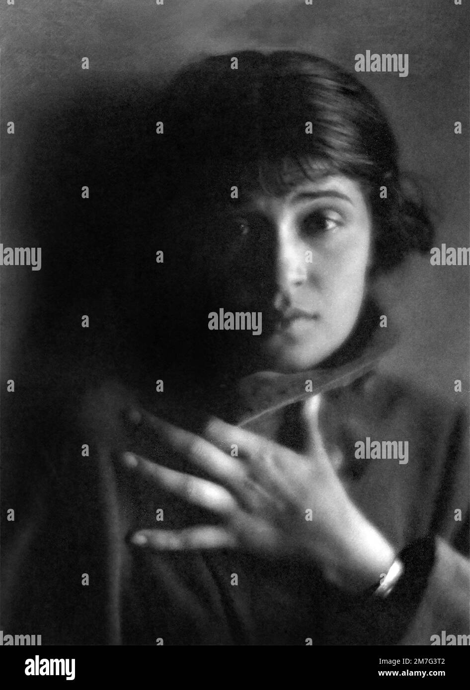 Tina Modotti. Porträt der amerikanischen Fotografin und Schauspielerin Tina Modotti (geb. Assunta Adelaide Luigia Modotti Mondini, 1896-1942) von Edward Weston, 1921 Stockfoto
