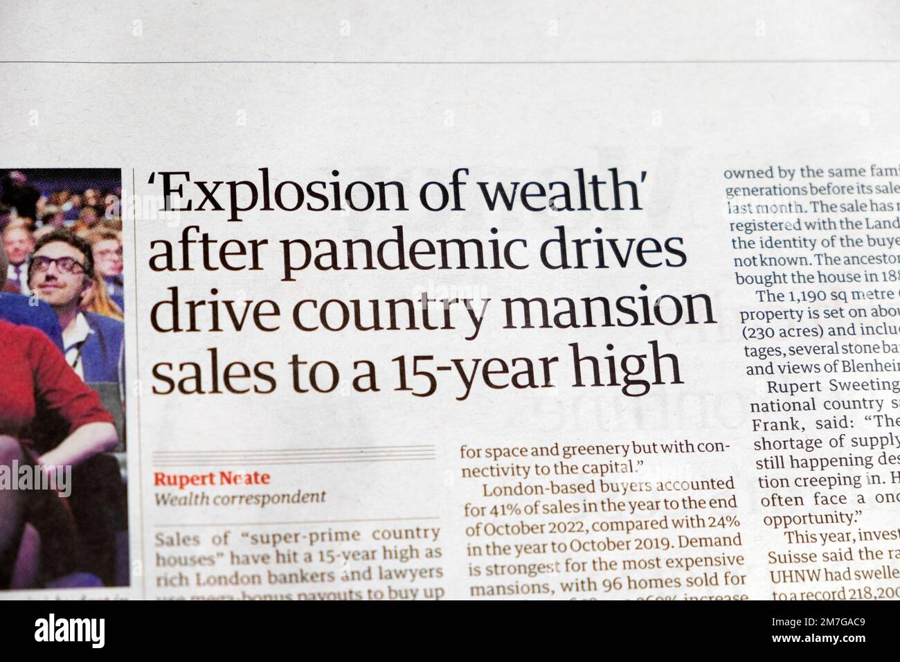 „Explosion of Wealth“ nach Pandemie treibt Country Mansion Verkäufe zu einem 15 Jahre hohen“ Guardian Schlagzeile der Zeitung Clipping 31 Dezember 2022 UK Stockfoto