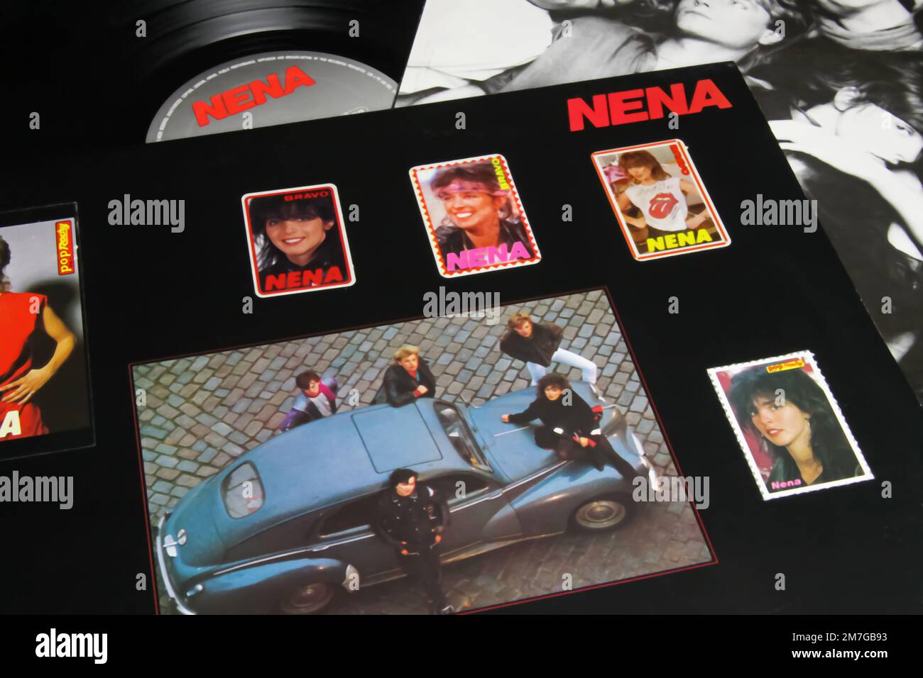 Viersen, Deutschland - November 9. 2022: Auftakt zum Debütalbum der Band Nena aus isoliertem Vinyl, veröffentlicht 1983 Stockfoto