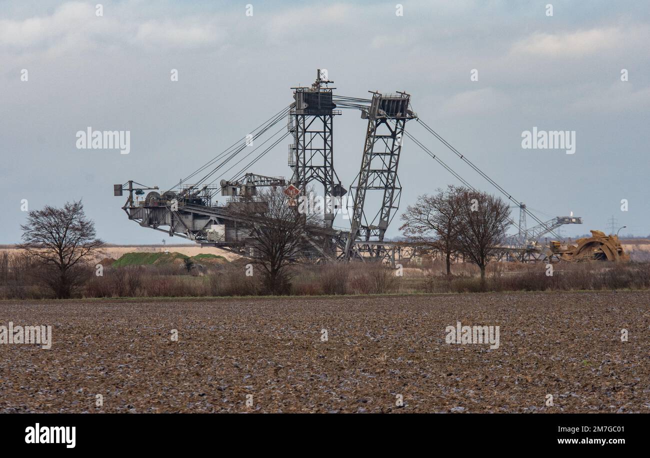 Bedburg Januar 2023 : das Tagebau Garzweiler ist ein Braunkohlebergwerk, das von RWE Power (RWE Rheinbraun AG bis 2003) betrieben wird. Stockfoto