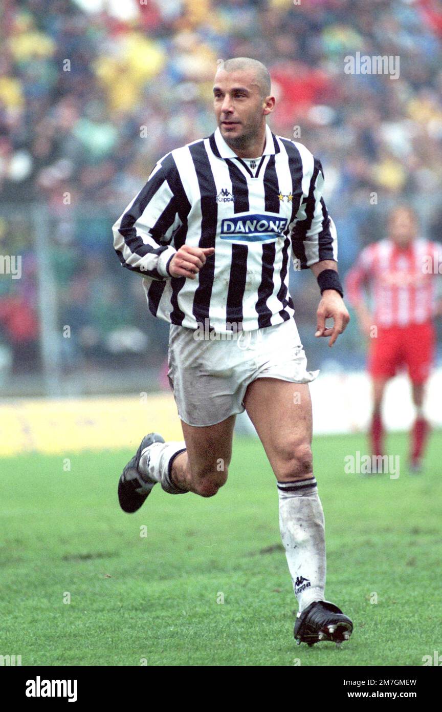 Juventus fc 1993 1994 Fotos und Bildmaterial in hoher Auflösung Alamy