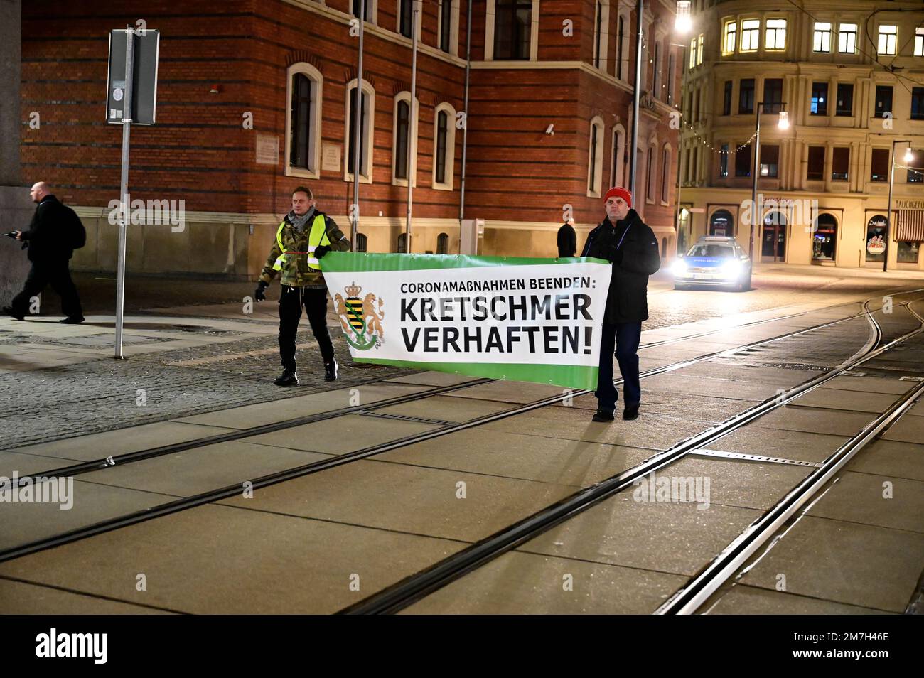 Am Postplatz findet am Montagabend erneut eine Kundgebung mit ca. 300 Teilnehmern statt. Wenn Sie eine der folgenden Bedingungen erfüllen: „, II, III, III, IV, V, V, VI, VII, VII, VII, VIII, IX, X Stockfoto