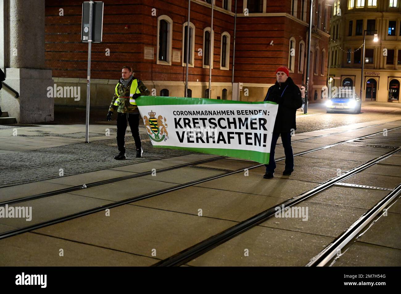 Am Postplatz findet am Montagabend erneut eine Kundgebung mit ca. 300 Teilnehmern statt. Wenn Sie eine der folgenden Bedingungen erfüllen: „, II, III, III, IV, V, V, VI, VII, VII, VII, VIII, IX, X Stockfoto