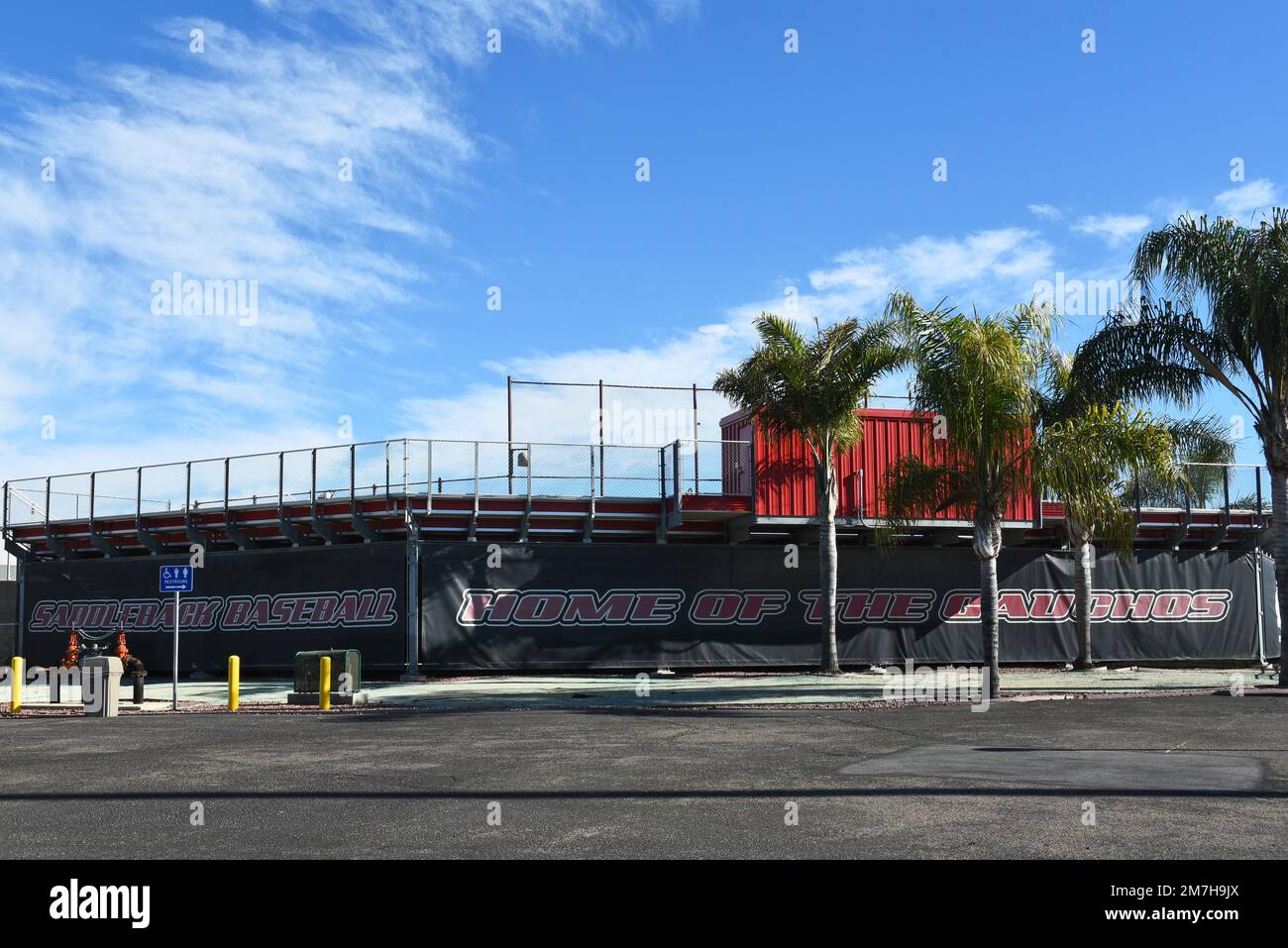 MISSION VIEJO, KALIFORNIEN - 8. JANUAR 2023: Doug Fritz Field auf dem Campus des Saddleback College, Heimstadion des Gauchos Baseball Teams. Stockfoto