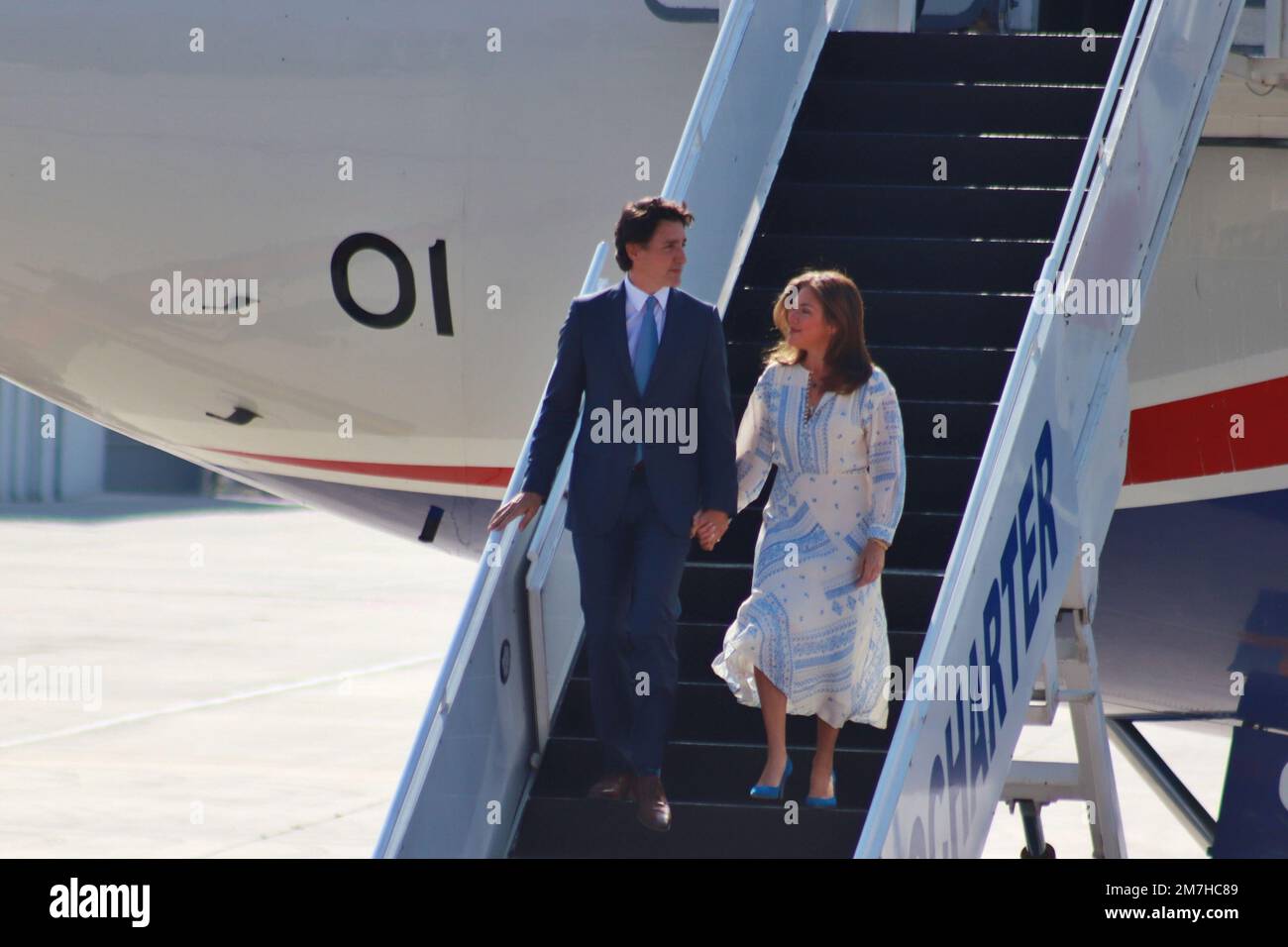 09. Januar 2023 in Mexiko-Stadt, Mexiko: Der kanadische Premierminister Justin Trudeau und seine Frau Sophie Gregoire Trudeau kommen am Felipe Angeles International Airport an, um an den Führern des North America Summit 10. teilzunehmen. Am 09. Januar 2023 in Mexico City, Mexiko. (Foto: Carlos Santiago/Eyepix Group) Stockfoto