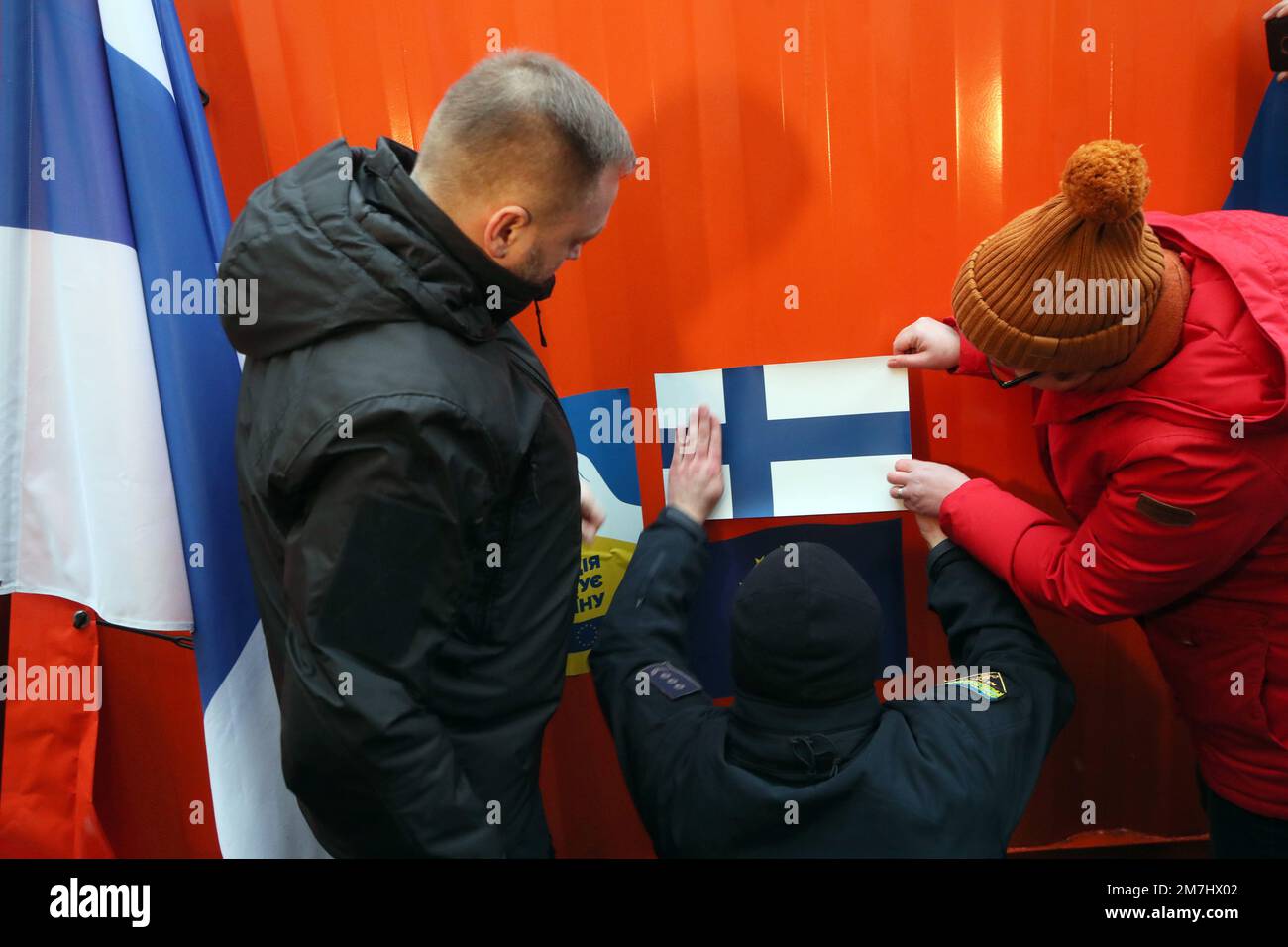 Nicht exklusiv: KIEW, UKRAINE - 9. JANUAR 2023 - Innenminister der Ukraine Denys Monastyrskyy (L) und Innenminister der Republik Stockfoto