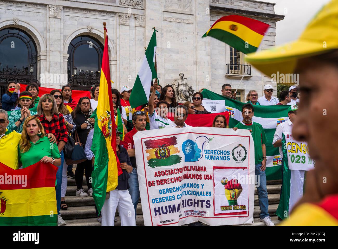 Bolivian Association for Human Rights veranstaltet eine Kundgebung zum Census 2023 in Bolivien, Washington, D.C., USA Stockfoto