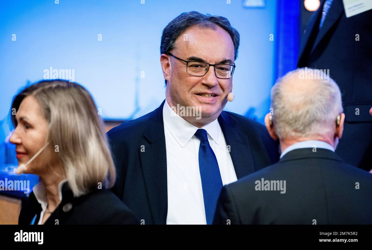 Stockholm, Schweden. 10. Januar 2023. Andrew Bailey, Bank of England, nimmt am Dienstag, den 10. Januar 2023, an einem Central Bank Symposium im Grand Hotel in Stockholm Teil. Hochrangige Zentralbankbeamte und prominente Wissenschaftler nahmen an vier Gremien Teil, die sich mit der Unabhängigkeit der Zentralbank aus verschiedenen Blickwinkeln befassen: Klima, Zahlungen, Mandate und globale Politikkoordinierung. Foto: Claudio Bresciani/TT/code10090 ***SCHWEDEN AUS*** Kredit: TT News Agency/Alamy Live News Stockfoto