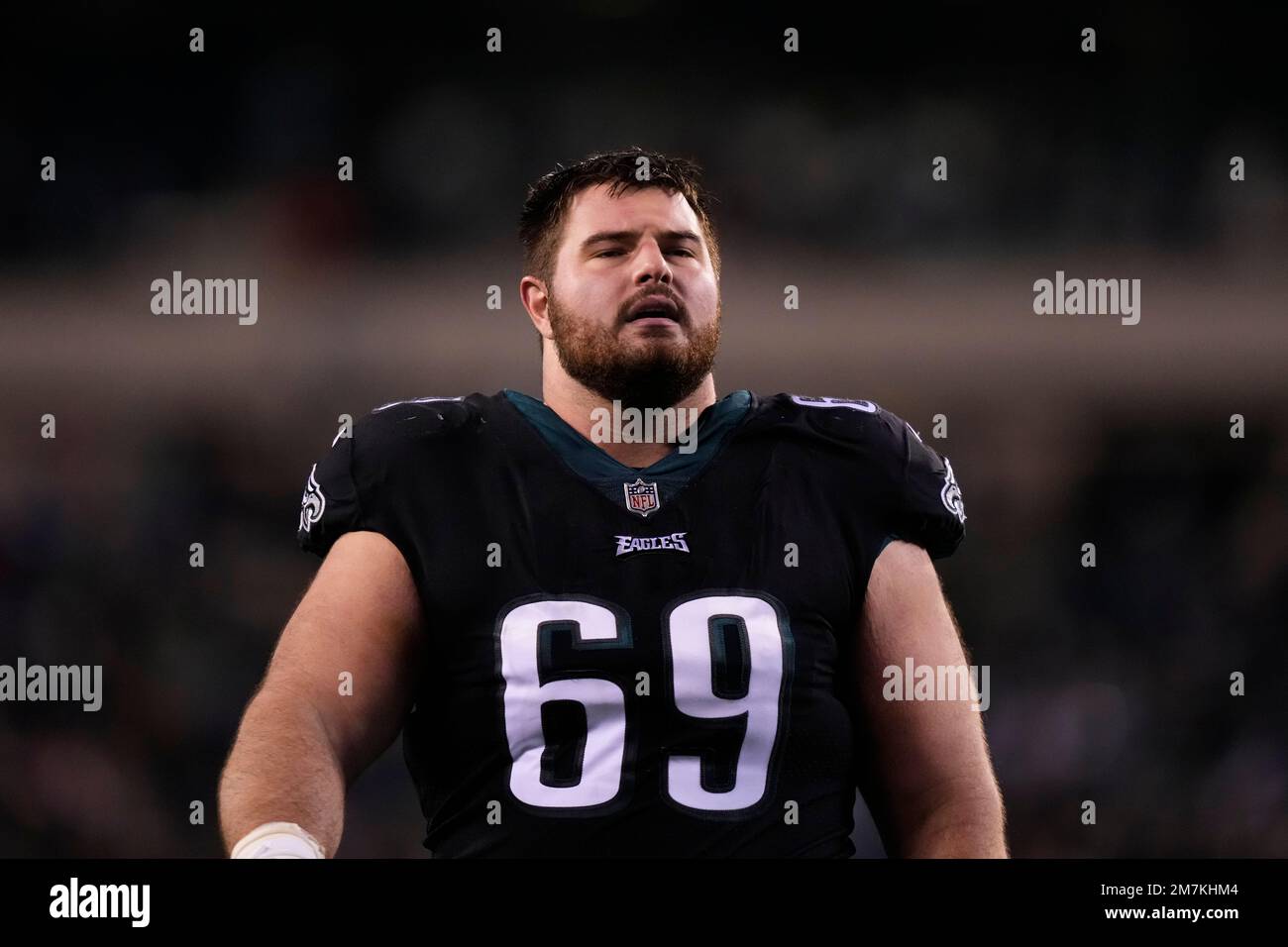 Philadelphia Eagles' Landon Dickerson walks the field during an NFL  football game, Sunday, Jan. 8, 2023, in Philadelphia. (AP Photo/Matt Slocum  Stockfotografie - Alamy