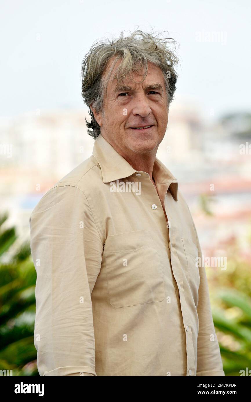 Schauspieler Francois Cluzet, der während des Fotogesprächs des Films "Mascarade" anlässlich des Filmfestivals in Cannes am 28. Mai 2022 posierte Stockfoto