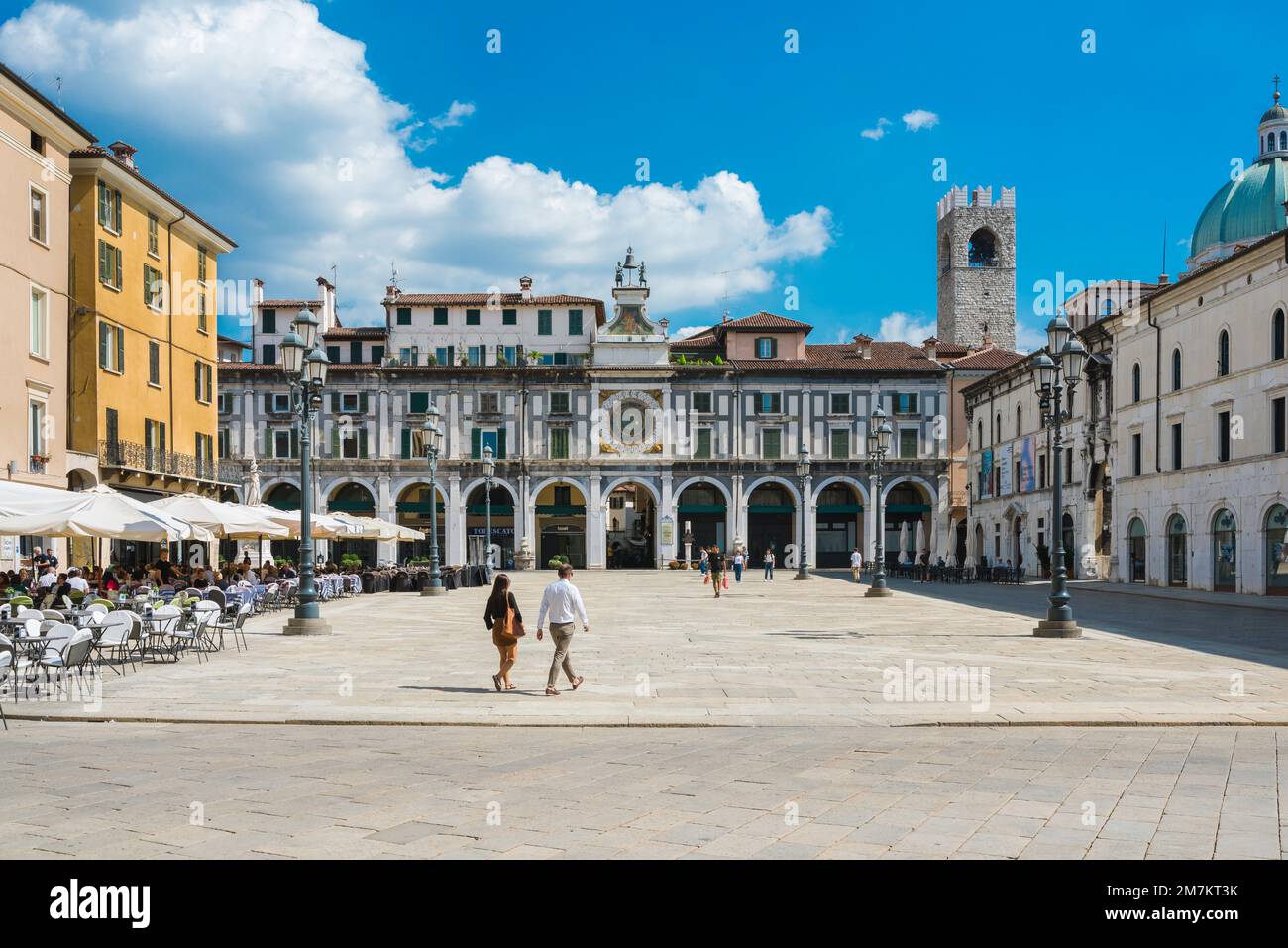 Brescia Italien, sehen Sie im Sommer Renaissance-Gebäude auf der Piazza della Loggia im historischen Zentrum der Stadt Brescia, Lombardei, Italien Stockfoto