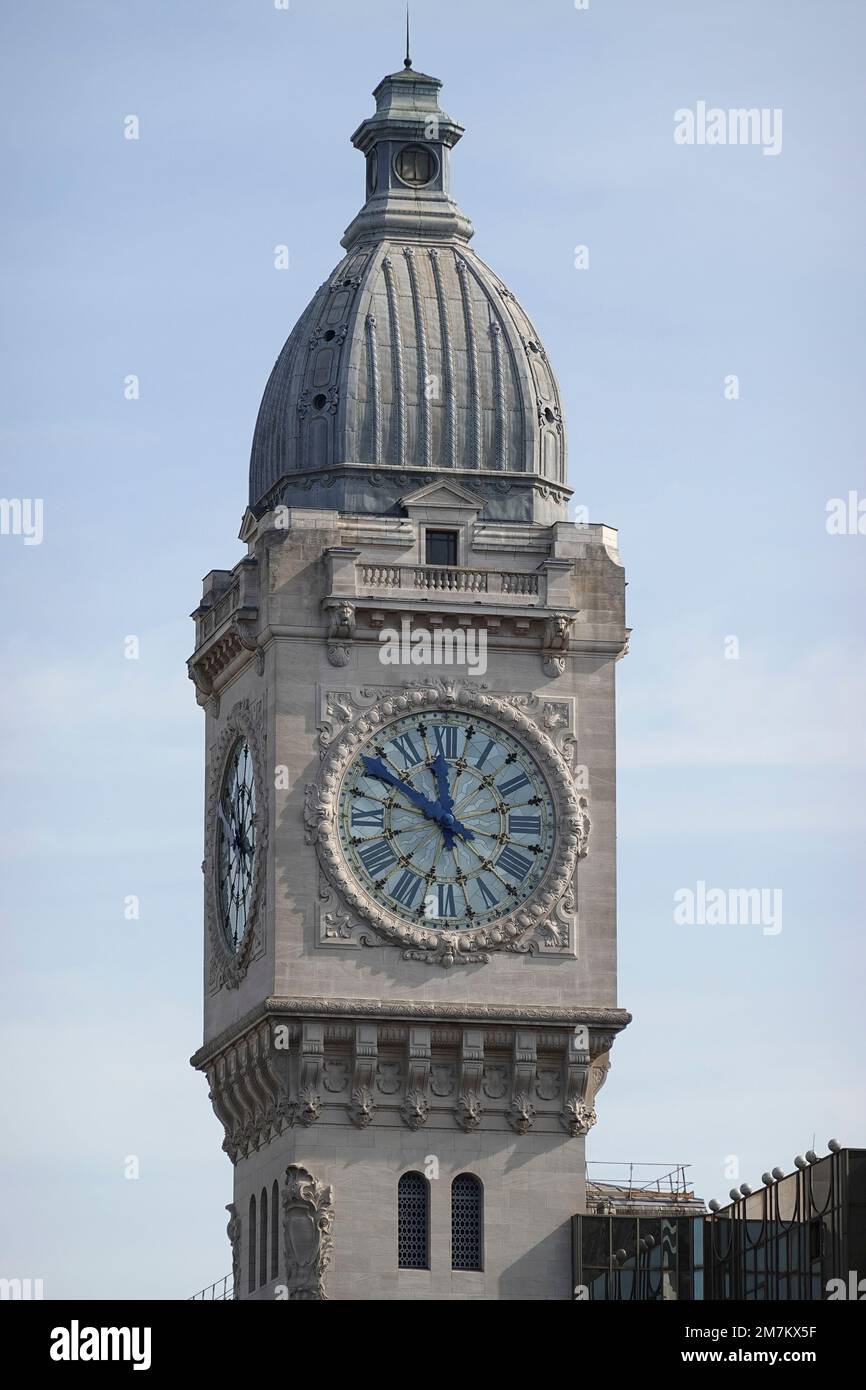 Frankreich, Paris, die Uhr Gare de Lyon Foto © Fabio Mazzarella/Sintesi/Alamy Stock Photo Stockfoto