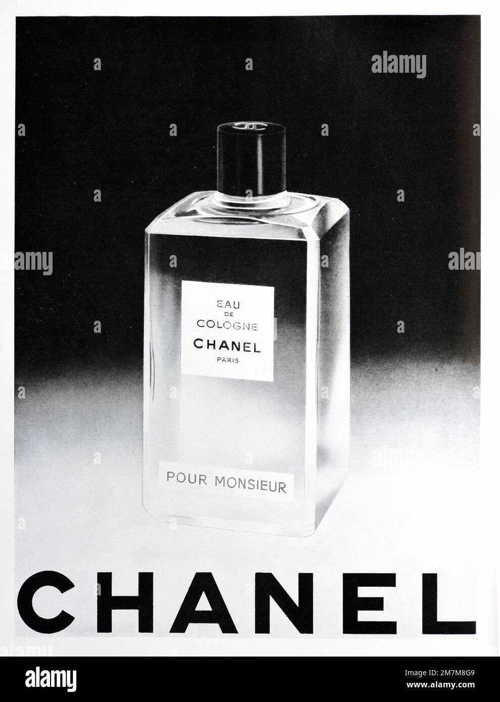 Vintage- oder Alte Werbung, Werbung, Werbung oder Illustration für Chanel  Werbung für Parfümflaschen 1956 Stockfotografie - Alamy