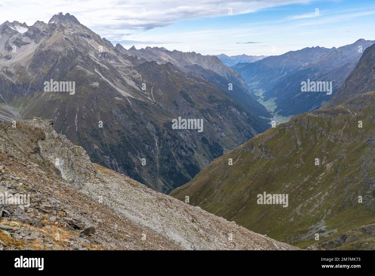 Europa, Österreich, Tirol, Alpen, Östliche Alpen, Ötztaler Alpen, Pitztal, Blick von Gahwinden nach Rofelewand und aus dem Tal über das Pitztal Stockfoto