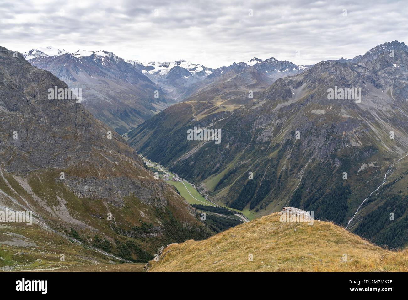 Europa, Österreich, Tirol, Alpen, Östliche Alpen, Ötztal Alps, Pitztal, Blick über Pitztal bis Wildspitze Stockfoto