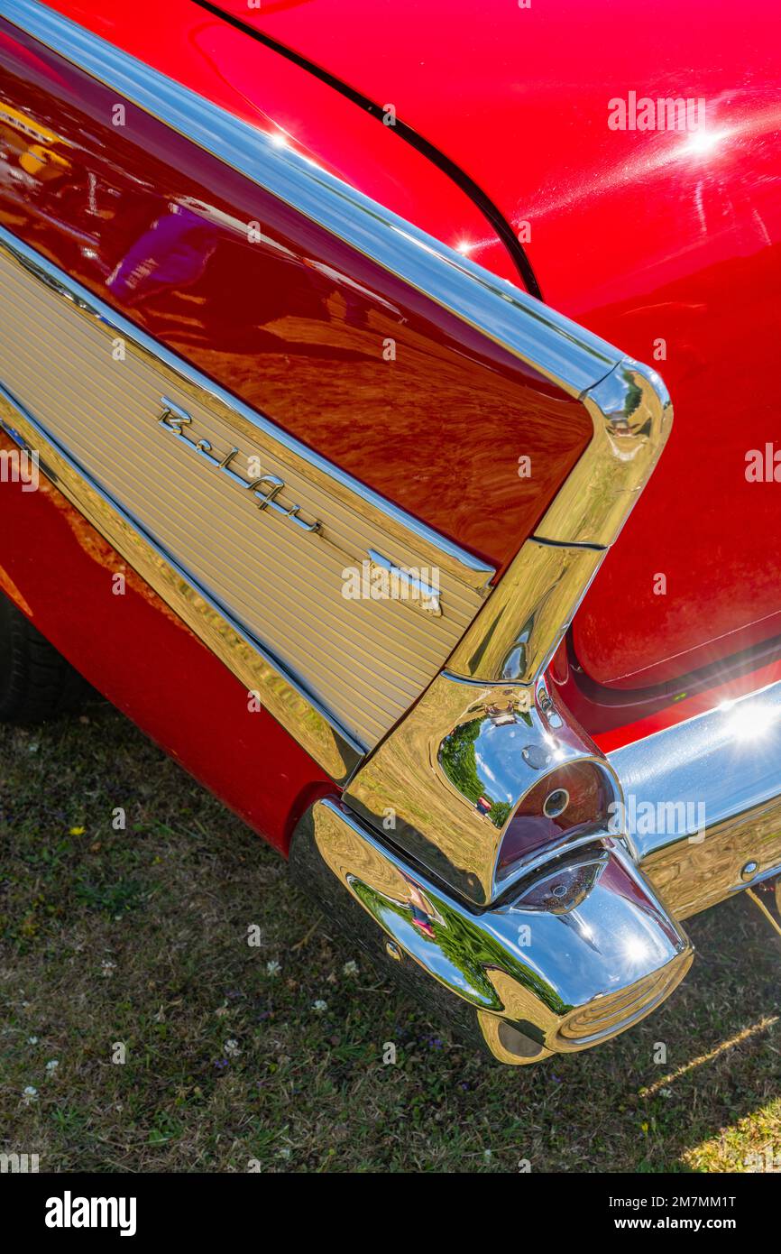 Heckflügel eines roten 1957 Chevrolet Bel Air American Autos Stockfoto