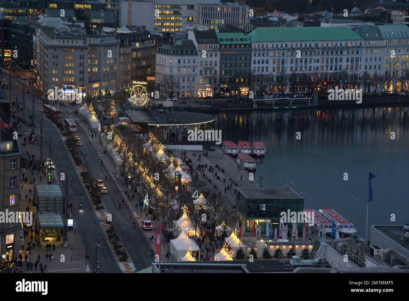 Deutschland, Hamburg, Blick auf den Jungfernsteig, Weißerzauber, Weihnachtsmarkt Stockfoto