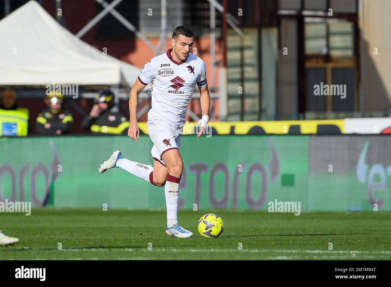 SALERNO, ITALIEN - JANUAR 08: Alessandro Buongiorno vom Turin FC in Aktion während des Spiels der Serie A zwischen US Salernitana und dem Turin FC im Stadio are Stockfoto