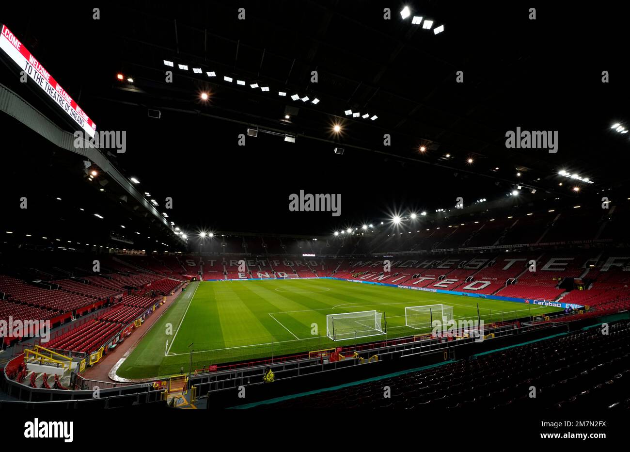 Manchester, England, 10. Januar 2023. Allgemeiner Blick auf das Stadion vor dem Carabao Cup Match in Old Trafford, Manchester. Das Bild sollte lauten: Andrew Yates/Sportimage Stockfoto