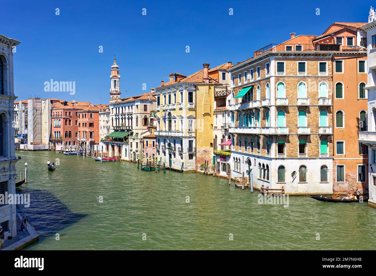 Herrliche Häuser entlang des Canale Grande in Venedig Stockfoto