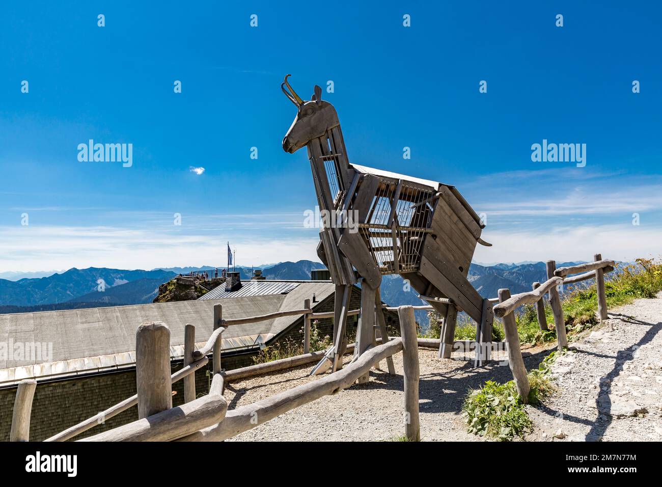 Trojanischer Chamois, Kletterskulptur aus Holz, Wendelstein, 1838 m, Bayrischzell, Oberbayern, Bayern, Deutschland, Europa Stockfoto