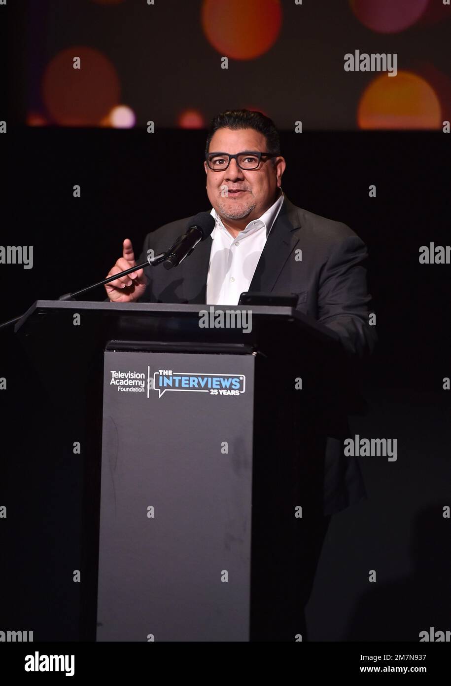 Cris Abrego, Television Academy Foundation Chair, speaks at The Interviews 25th Anniversary Celebration at the Academy's Saban Media Center on Tuesday, Dec. 6, 2022, in North Hollywood, Calif. (Photo by Jordan Strauss/Invision for The Television Academy/AP Images) Stockfoto