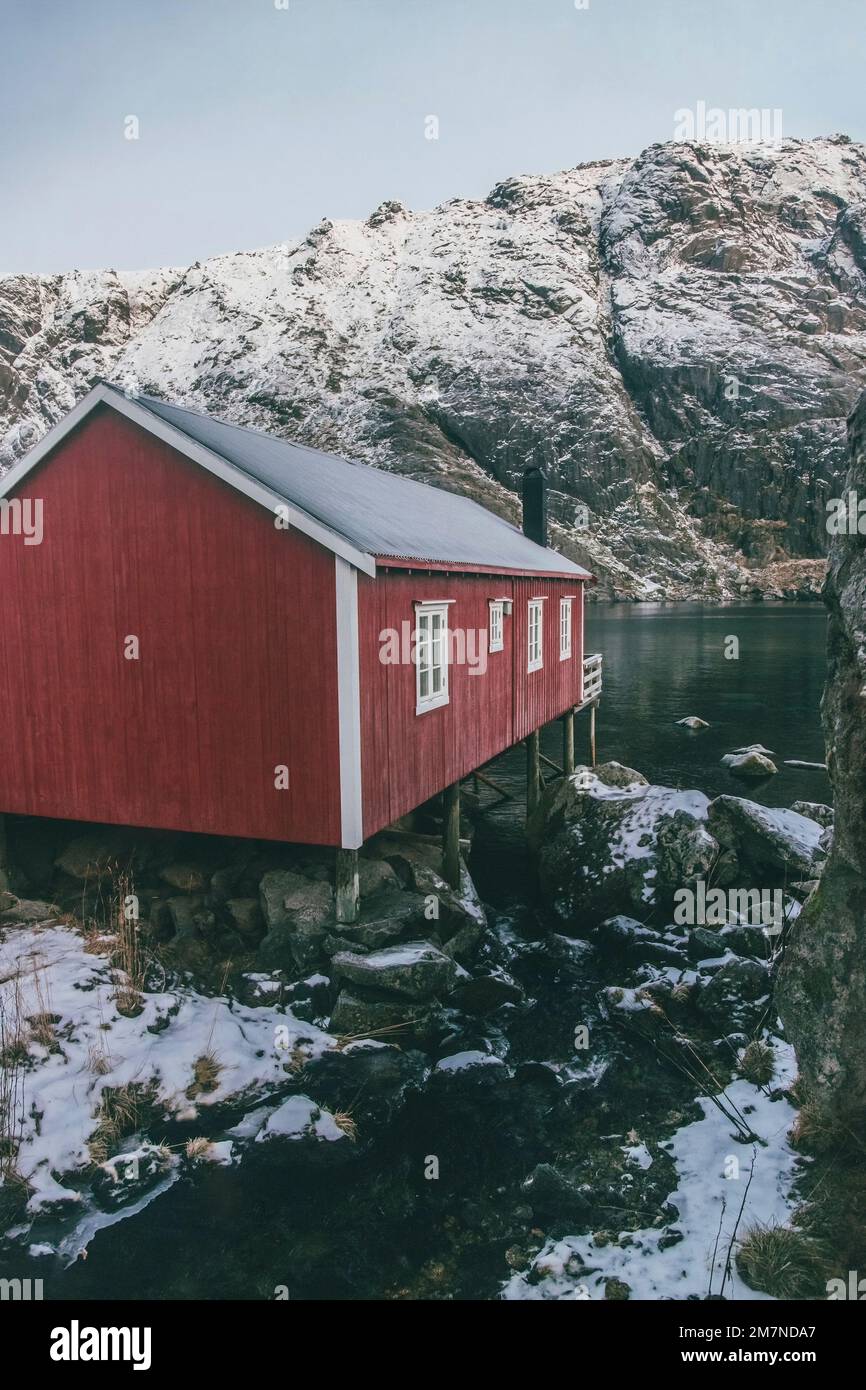 Nusfjord, Fischereihütte, Unterkunft, Fischerdorf, Lofoten, Nordland, Norwegen Stockfoto