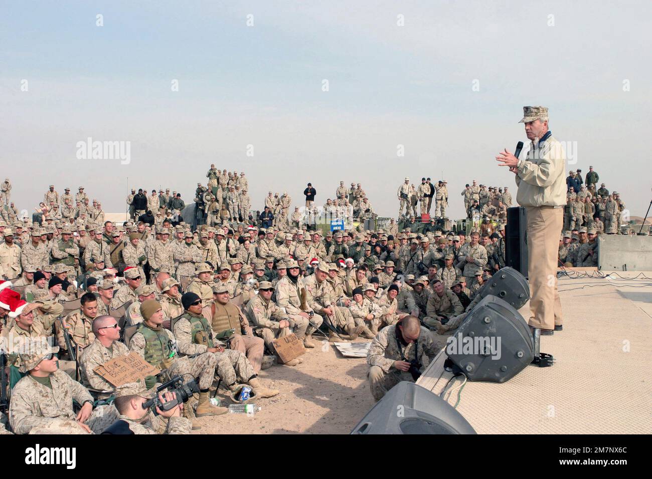 041224-M-4711R-013. Basis: Taqaddum Staat: Al Anbar Land: Irak (IRQ) Stockfoto