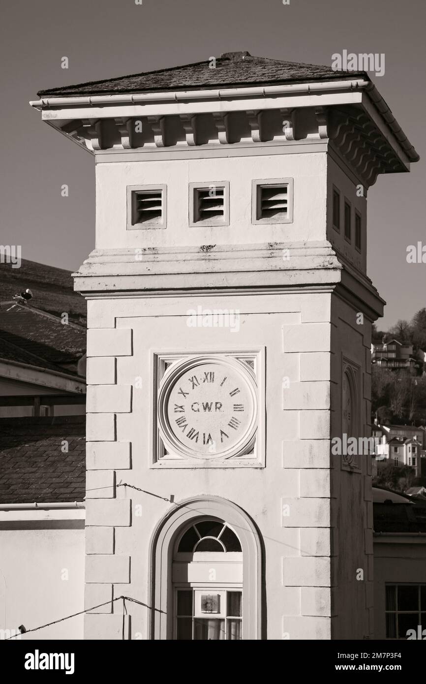 Europa, Großbritannien, England, Devon, Kingswear Station mit historischem Uhrenturm Stockfoto