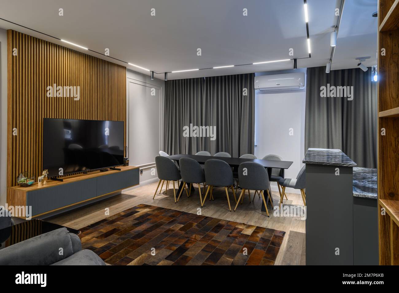 Luxus Wohnzimmer und Küche in Studio-Apartment Stockfoto