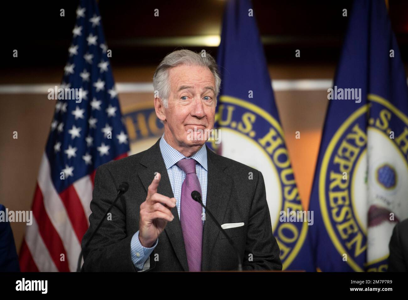 House Ways and Means Committee Ranking Member United States Representative Richard Neal (Demokrat von Massachusetts) hält am Dienstag, den 10. Januar 2023, auf einer Pressekonferenz im US Capitol in Washington, DC, Stellung. Kredit: Rod Lamkey/CNP Stockfoto