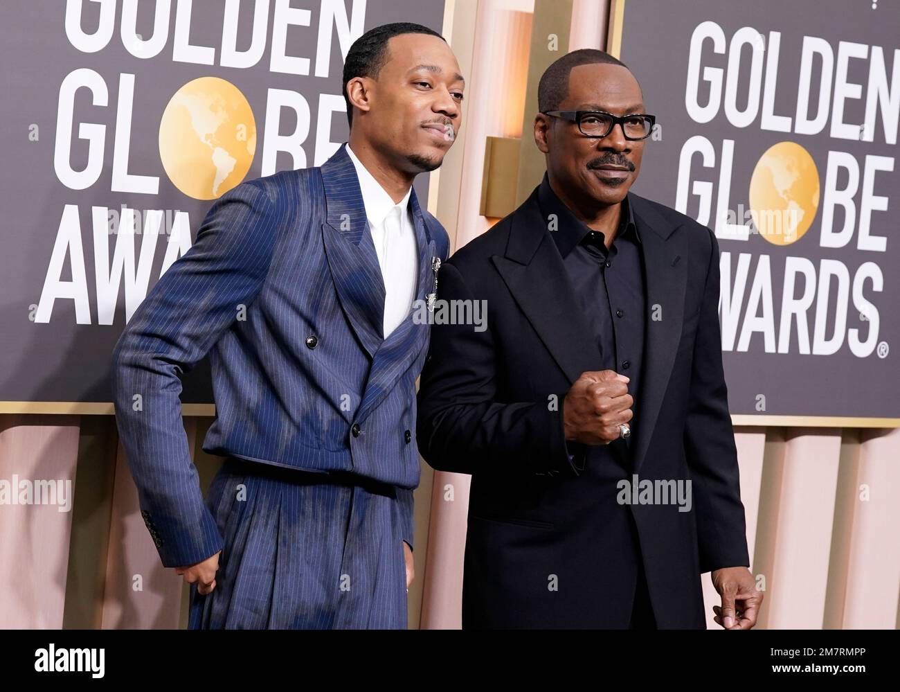 Tyler James Williams, left, and Eddie Murphy arrive at the 80th annual Golden Globe Awards at the Beverly Hilton Hotel on Tuesday, Jan. 10, 2023, in Beverly Hills, Calif. (Photo by Jordan Strauss/Invision/AP) Stockfoto