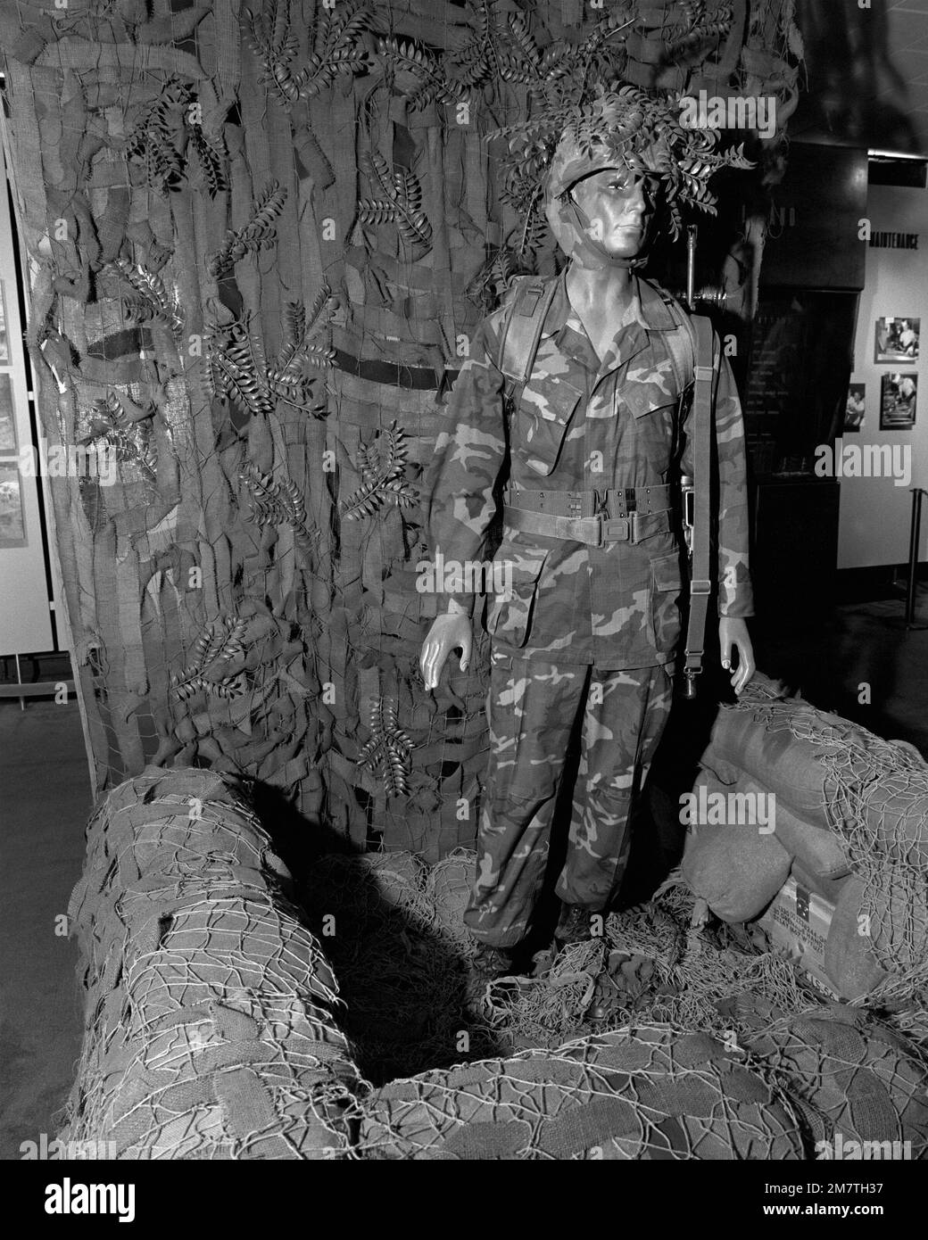 Die Uniform der Marines in Vietnam, die heute noch getragen wird, ist im war Memorial Marine Corps Museum im Marine Corps Recruit Depot ausgestellt. Basis: USMC Recruit Depot, Parris Island Bundesstaat: South Carolina (SC) Land: Vereinigte Staaten von Amerika (USA) Stockfoto