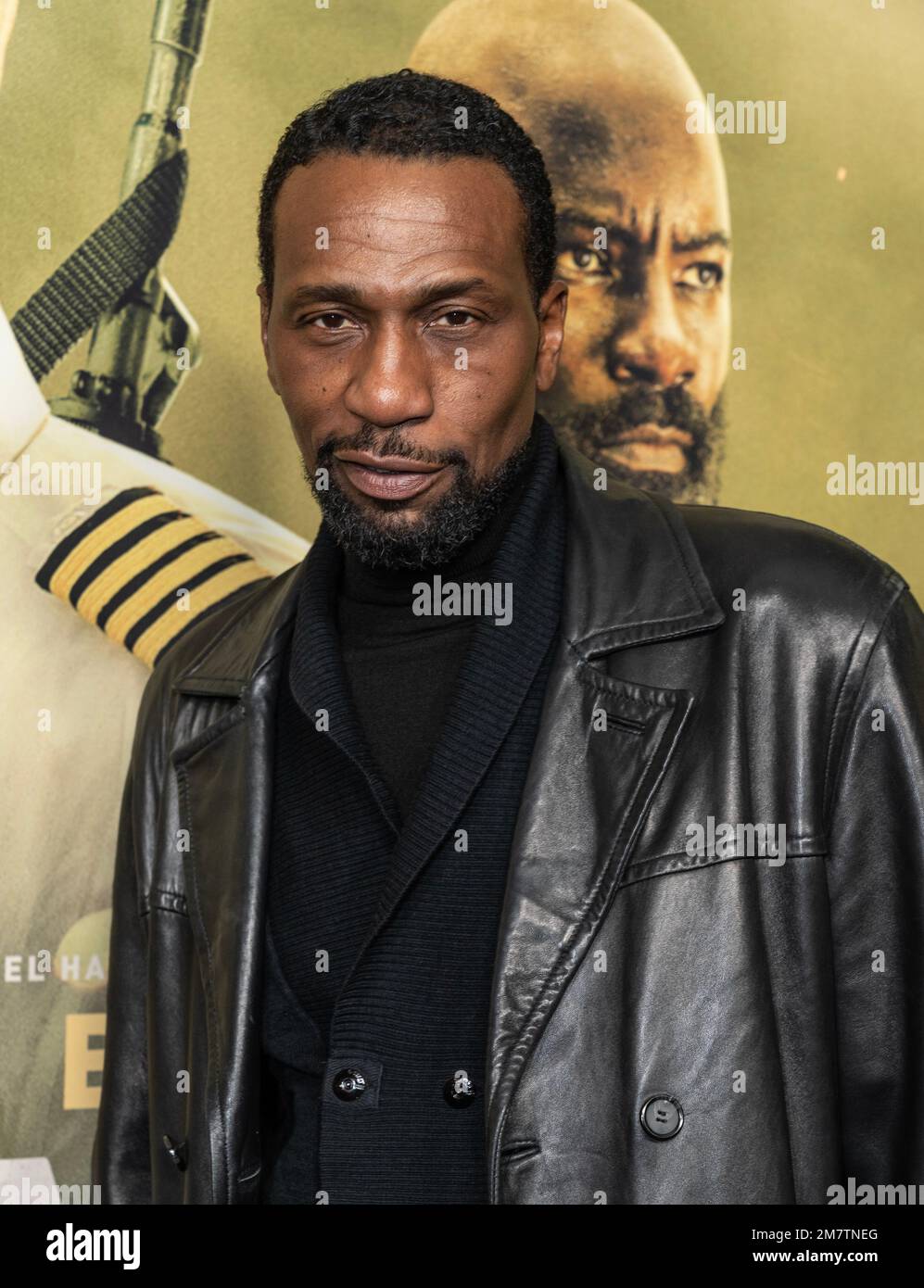 Leon Robinson besucht am 10. Januar 2023 die „Flugzeug“Premiere in New